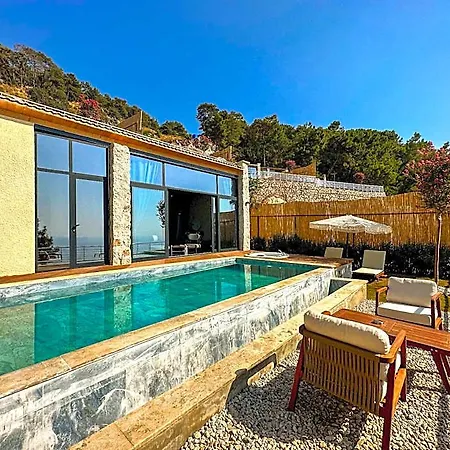La Luna Faralya Hotel