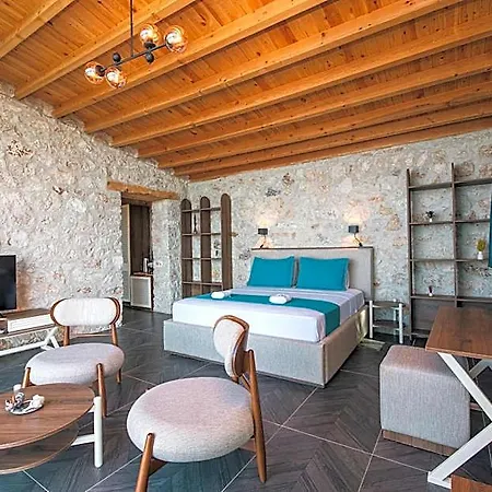 Hotel La Luna Faralya 3*